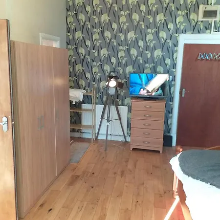 In - Sleeps 2 *