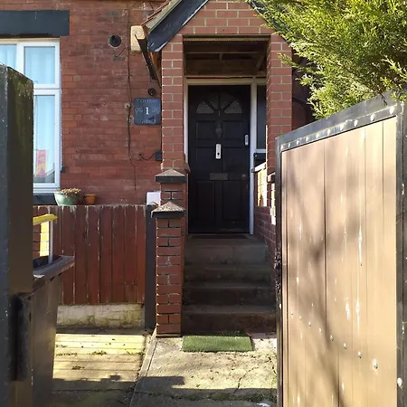In - Sleeps 2 * Leeds (West Yorkshire)