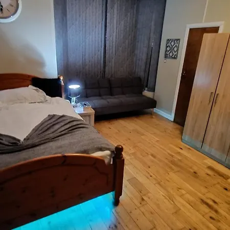 Apartment In - Sleeps 2 Leeds (West Yorkshire)